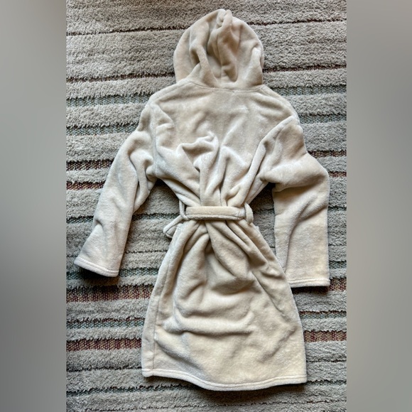 Summer and Rose Beige Cozy Winter Robe - Picture 4 of 5